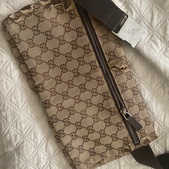 Gucci bumbag, had for many years. In style now. - Picture 5 of 5